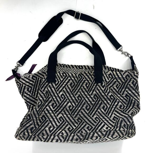 Volcom Black White Fabric Geometric Duffle Bag Shoulder Travel Weekend - Picture 3 of 5